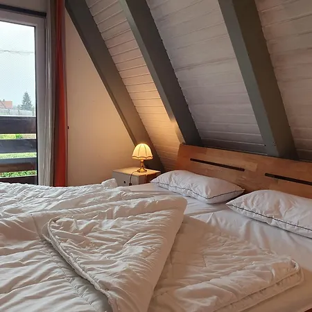 Dom wakacyjny Nurdachhaus Ein Haus Am Deich Butjadingen